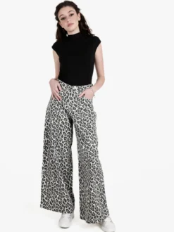 Baseventi Pantaloni donna animalier a gamba larga
