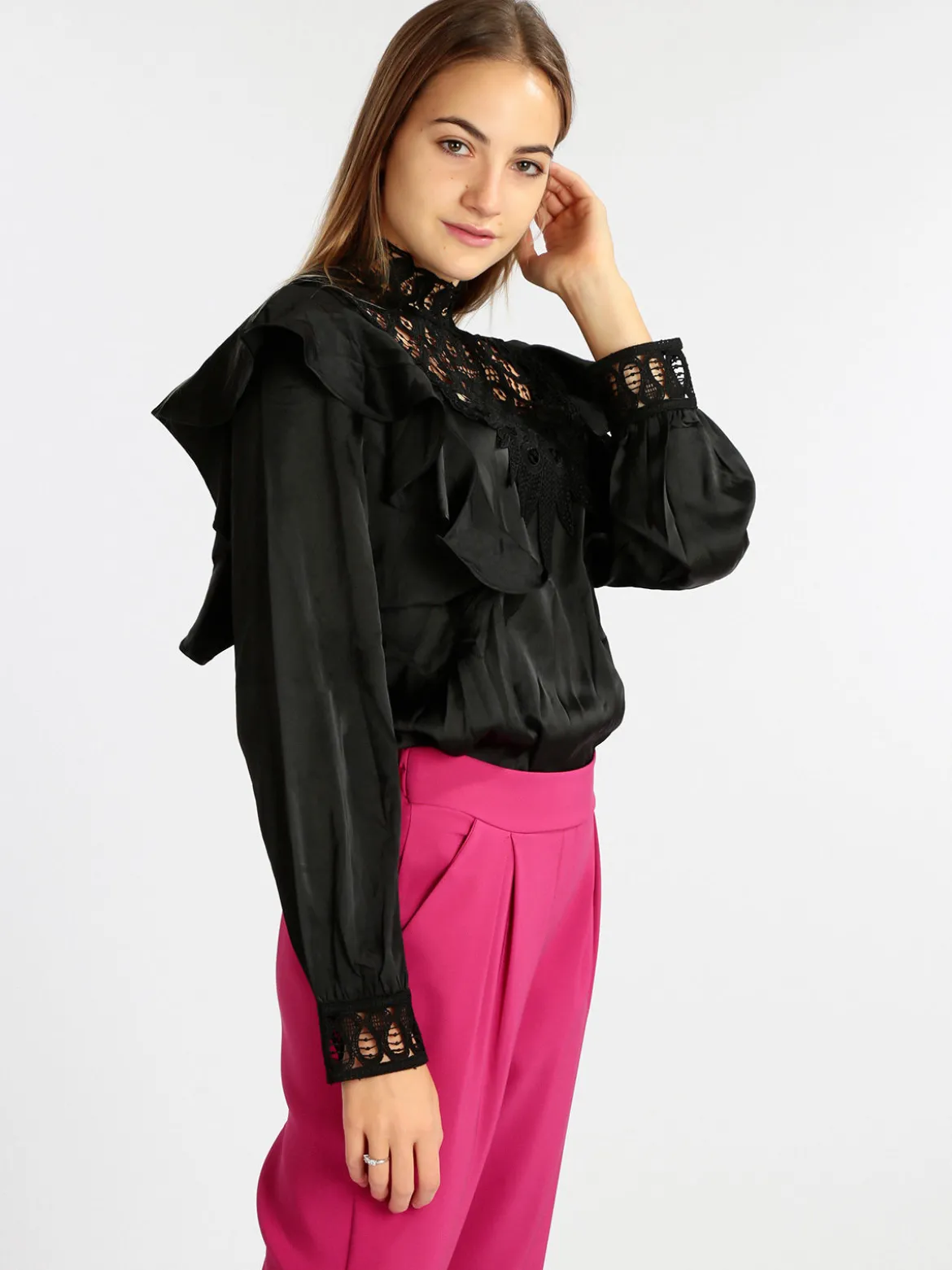 Elsa M. Blusa donna con inserti in macramè
