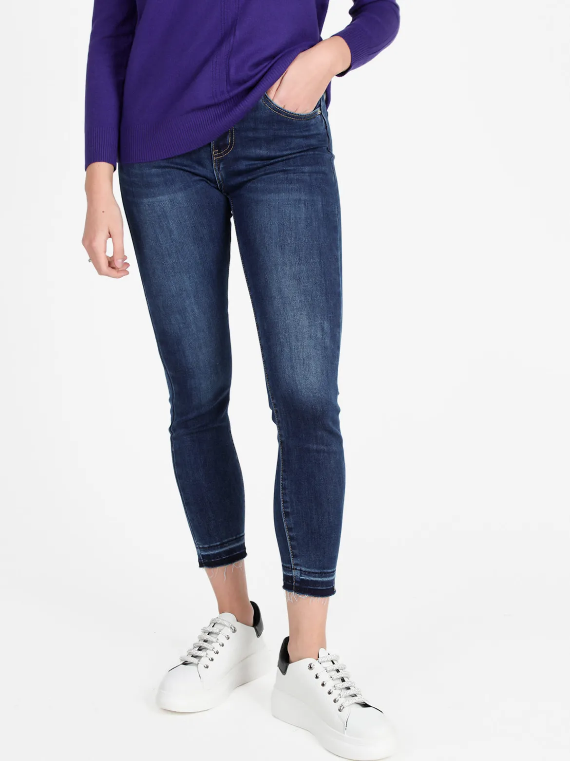 Farfallina Jeans donna slim fit con finale in taglio laser