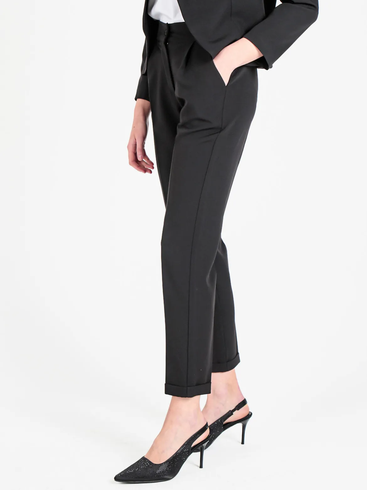 Frenetika Pantaloni classici da donna con risvolto
