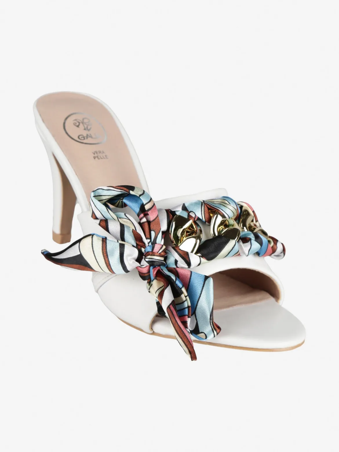 Galia Sabot donna con tacco