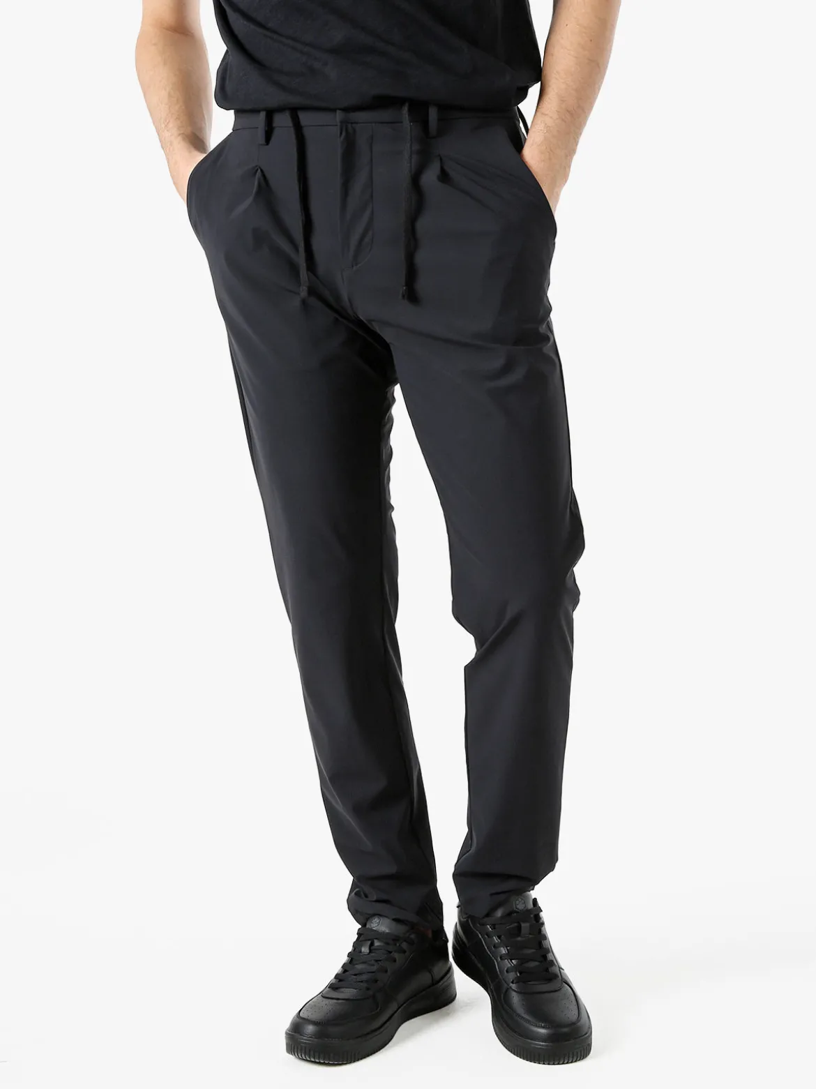Guy Pantaloni casual da uomo in tessuto tecnico con coulisse - nero