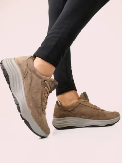 Igi&Co Sneakers donna in pelle scamosciata con zeppa - fango