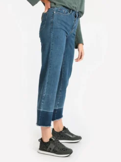 Jean Louis Francois Jeans donna a gamba larga