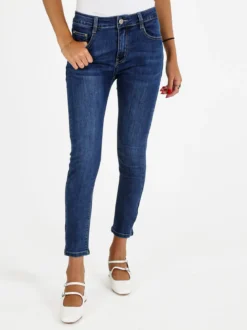 Max & Liu Jeans donna a sigaretta con punto luce sul finale - jeans