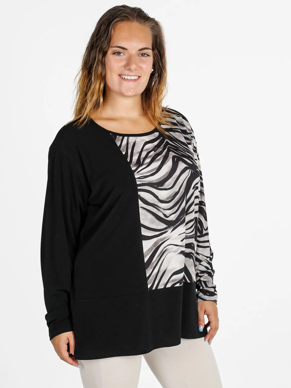 Miss E Co Blusa donna a maniche lunghe con stampa fantasia linea curvy - nero