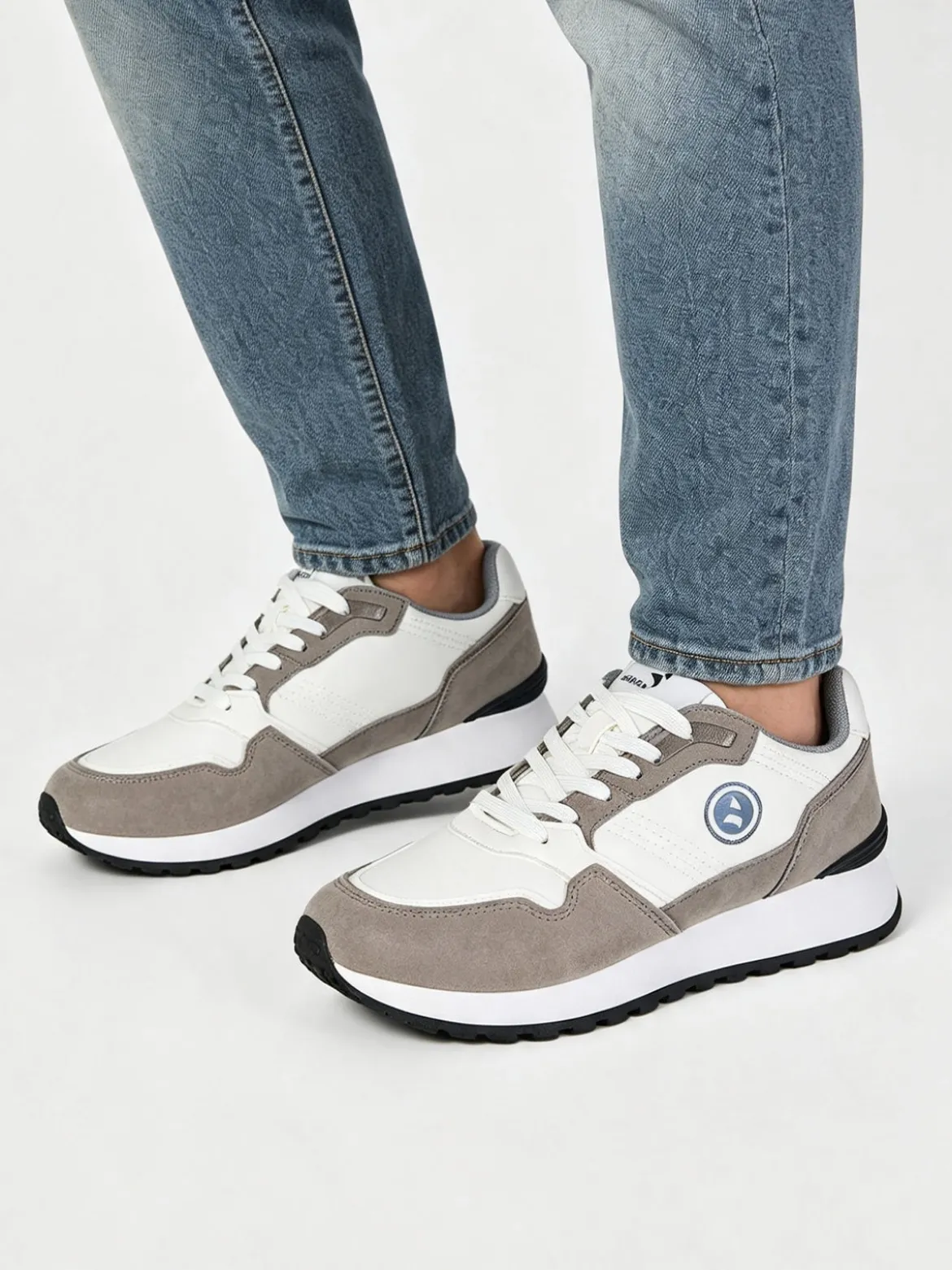 Navigare Sneakers stringate da uomo con platform - grigio