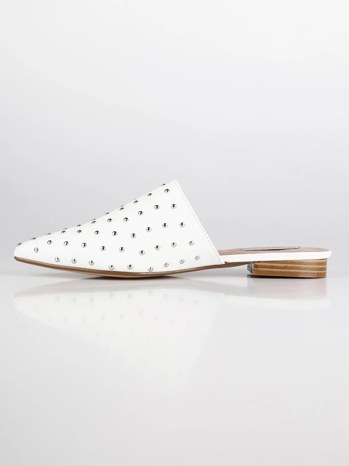 Queen Helena Sabot bianchi in ecopelle con borchie