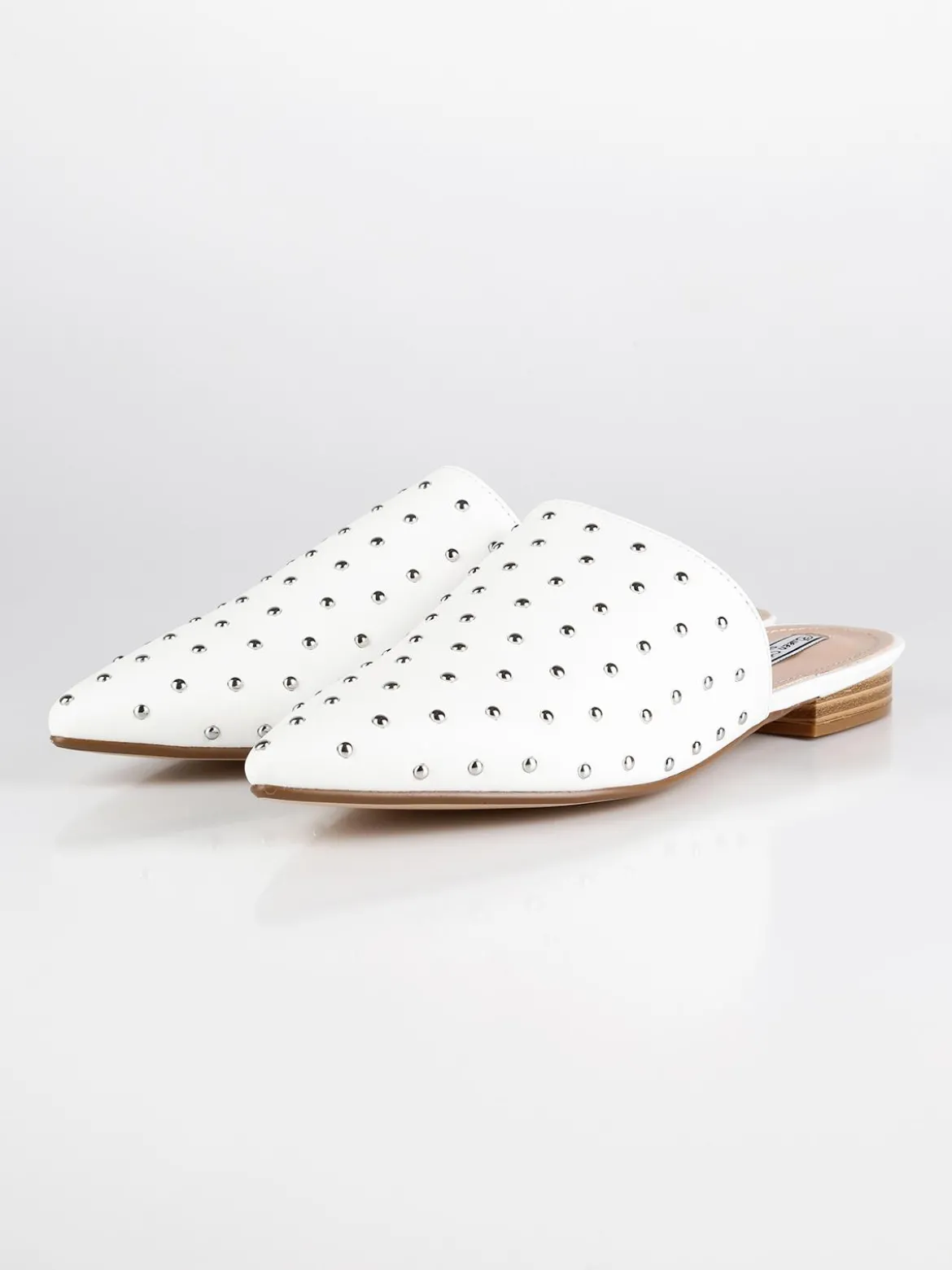 Queen Helena Sabot bianchi in ecopelle con borchie