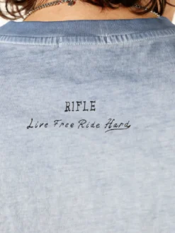Rifle T-shirt in cotone da uomo con stampa - cielo