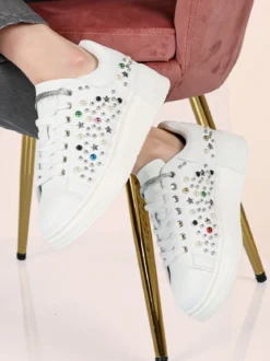 Shop Art KIM Sneakers donna con borchie e perle