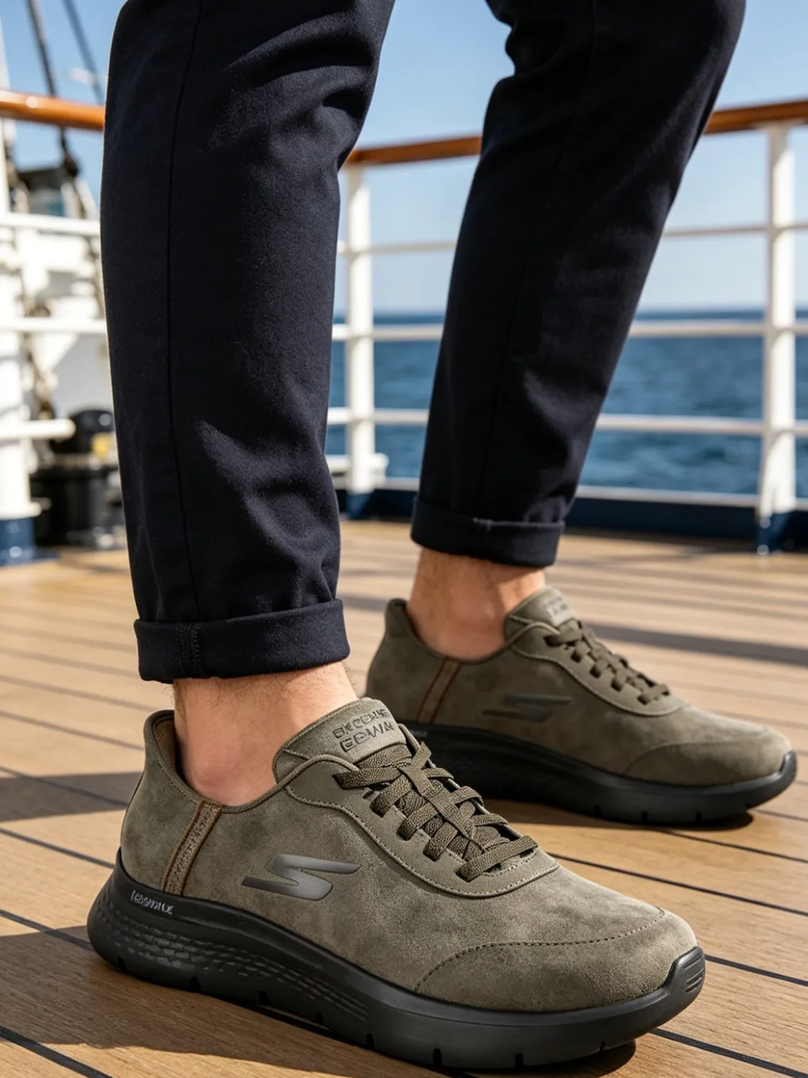 Skechers GO WALK FLEX SMOOTH Sneakers in pelle da uomo - Oliva