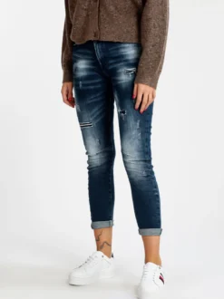 Smagli Jeans donna con strappi