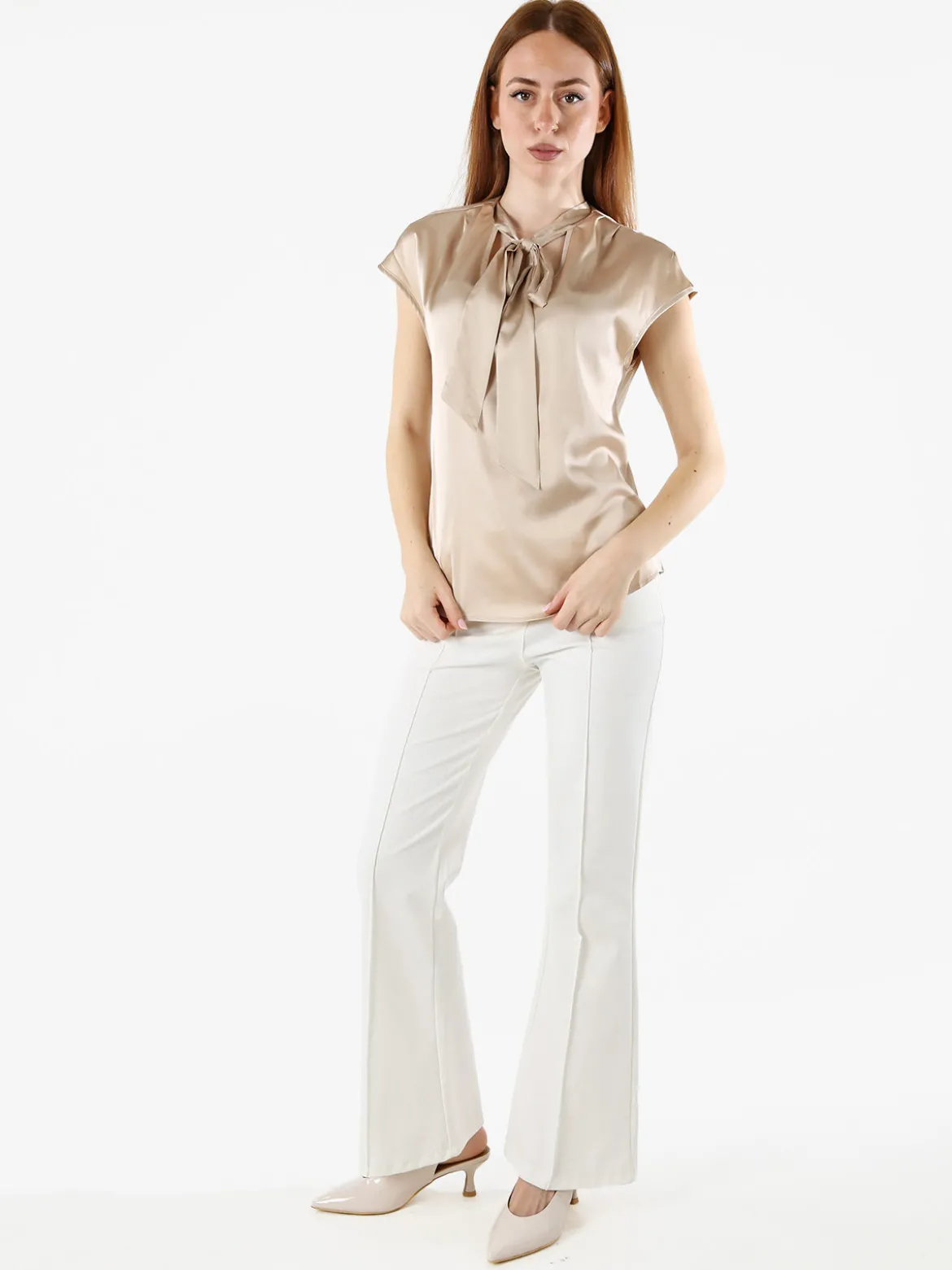 Solada Blusa donna senza maniche con scollo a V profondo - beige