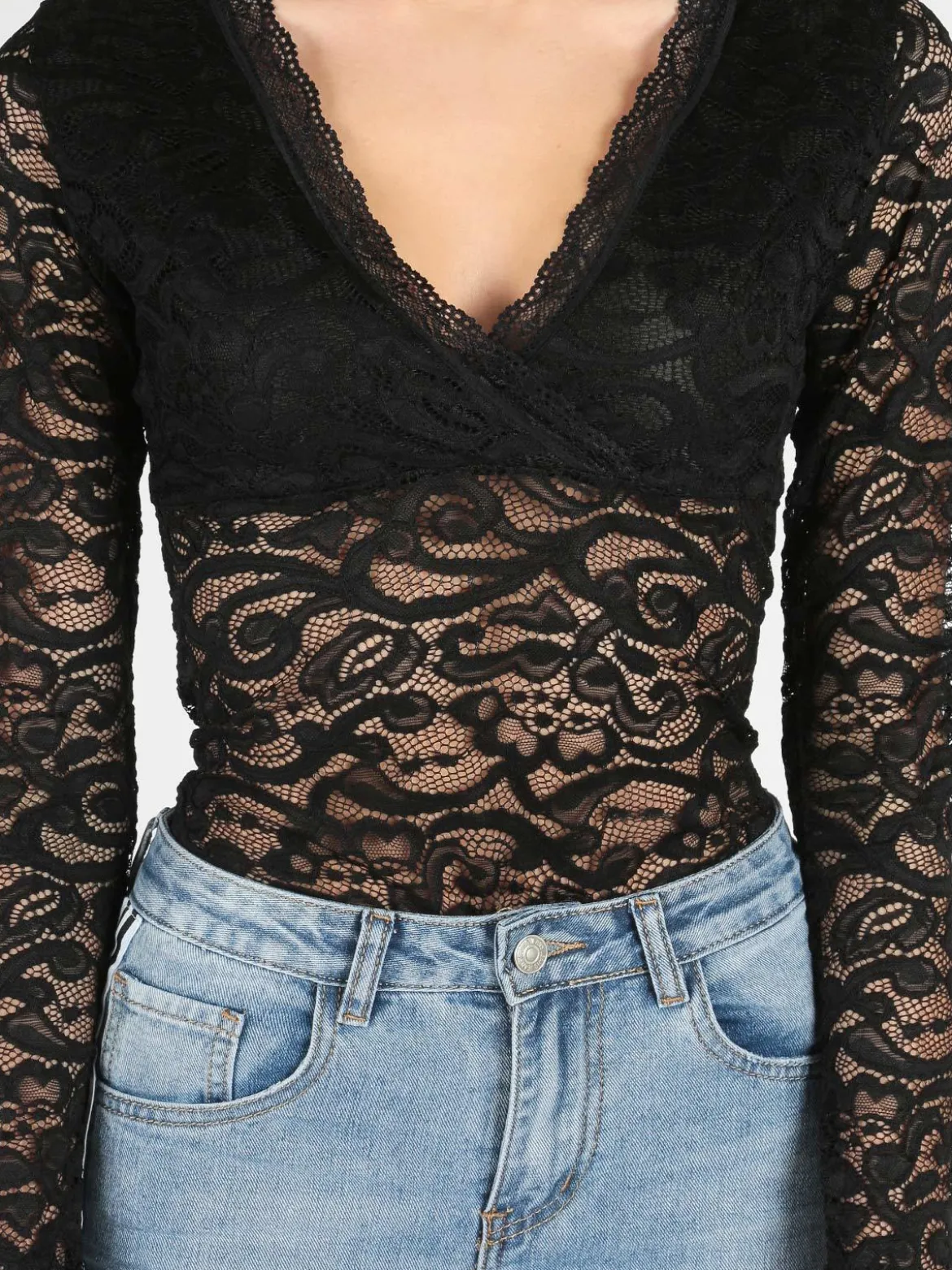 Solada Body nero in pizzo a maniche lunghe