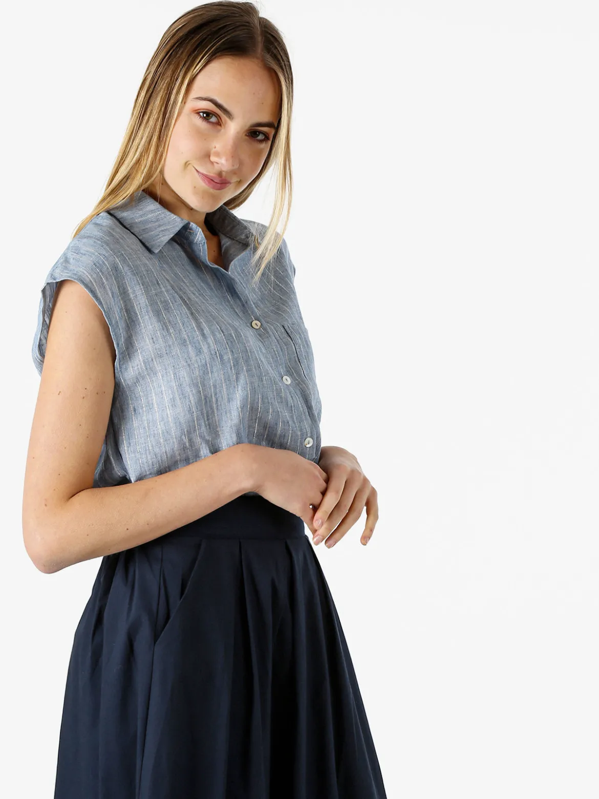 Solada Camicia donna in misto lino e cotone senza maniche a righe verticali - azzurro