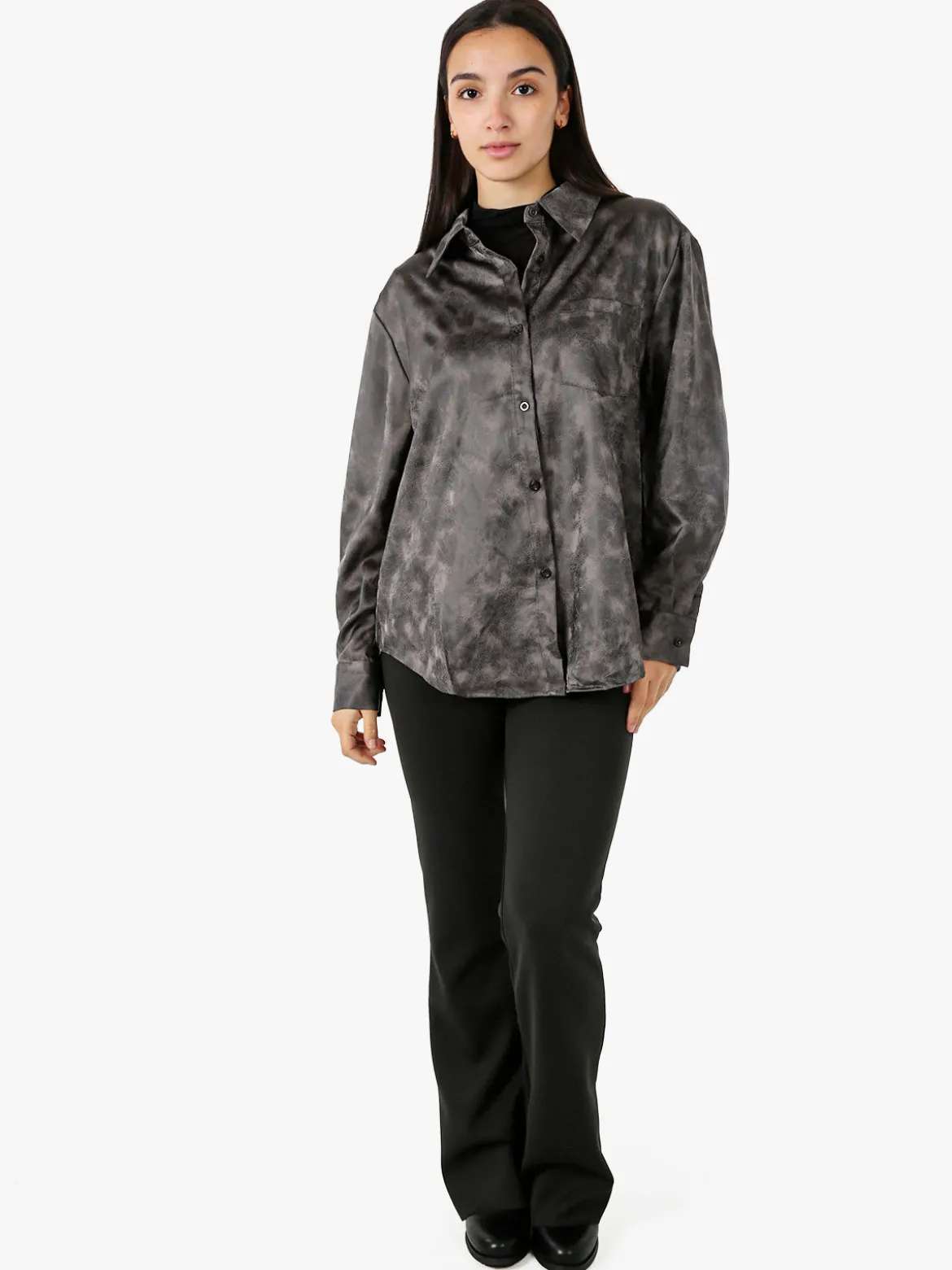 Solada Camicia donna oversize a maniche lunghe con taschino - grigio scuro