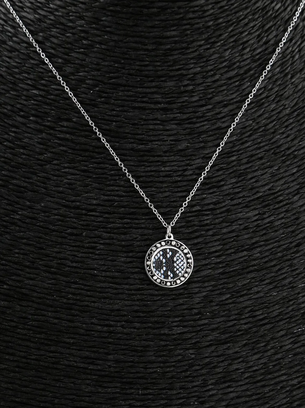 Solada Collana con ciondolo e strass