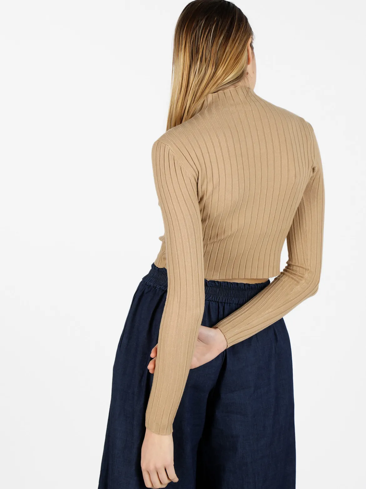 Solada Maglia cropped da donna con collo a lupetto