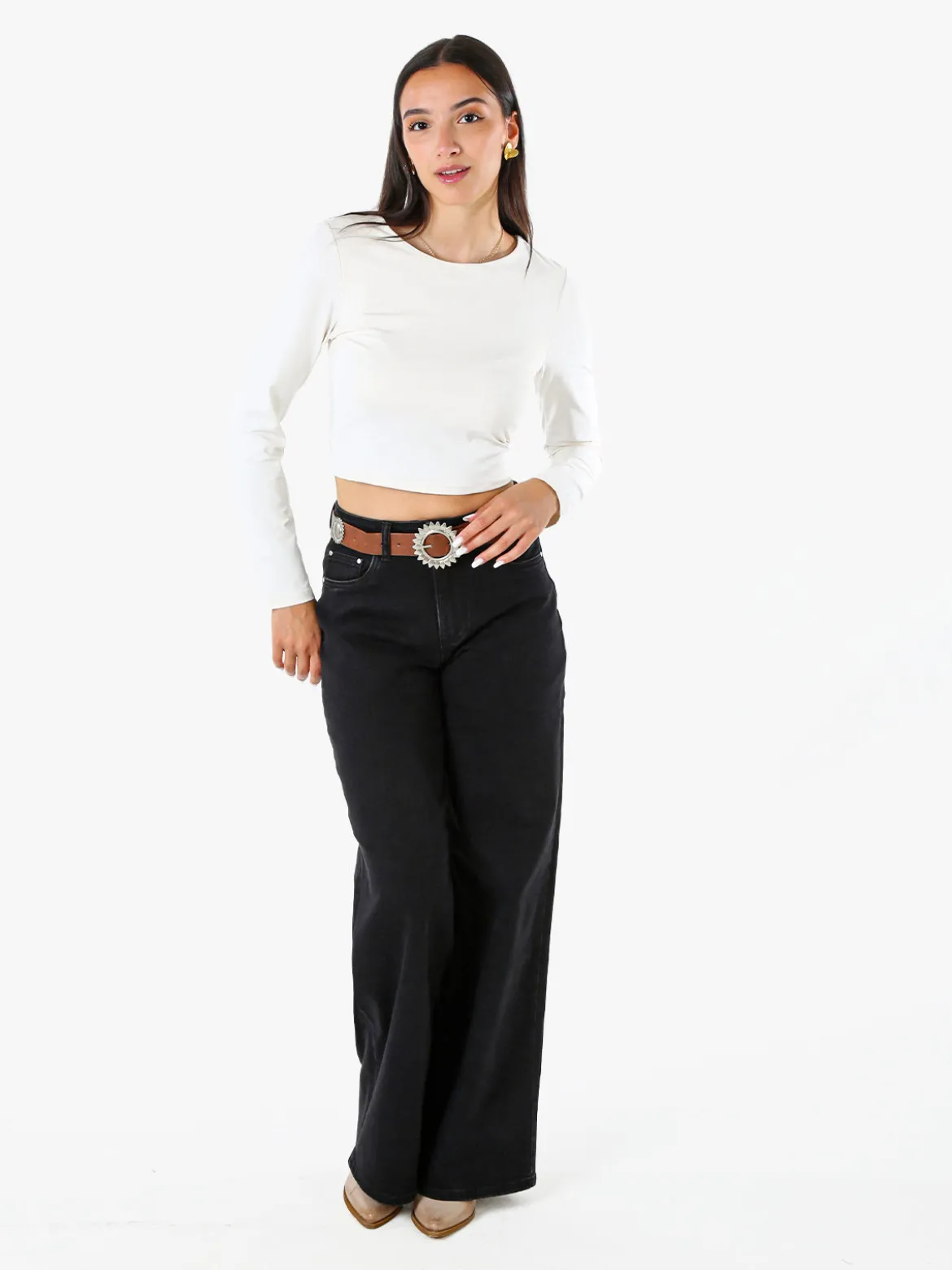 Solada Top donna cropped a maniche lunghe con scollo tondo - bianco