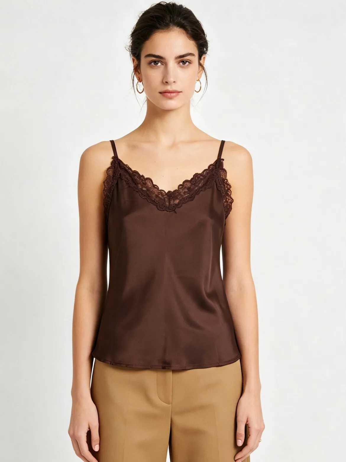 Solada Top donna effetto raso con scollo in pizzo e spalline strette - moro