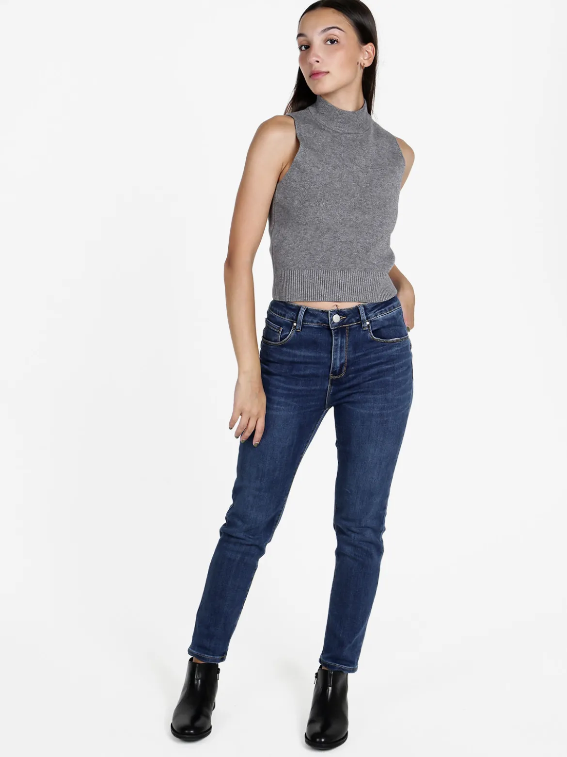 Solada Top donna smanicato in maglia