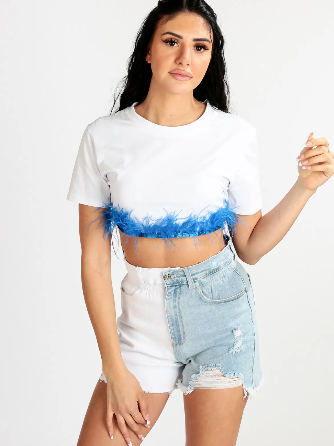 Solada T-shirt cropped donna con piume