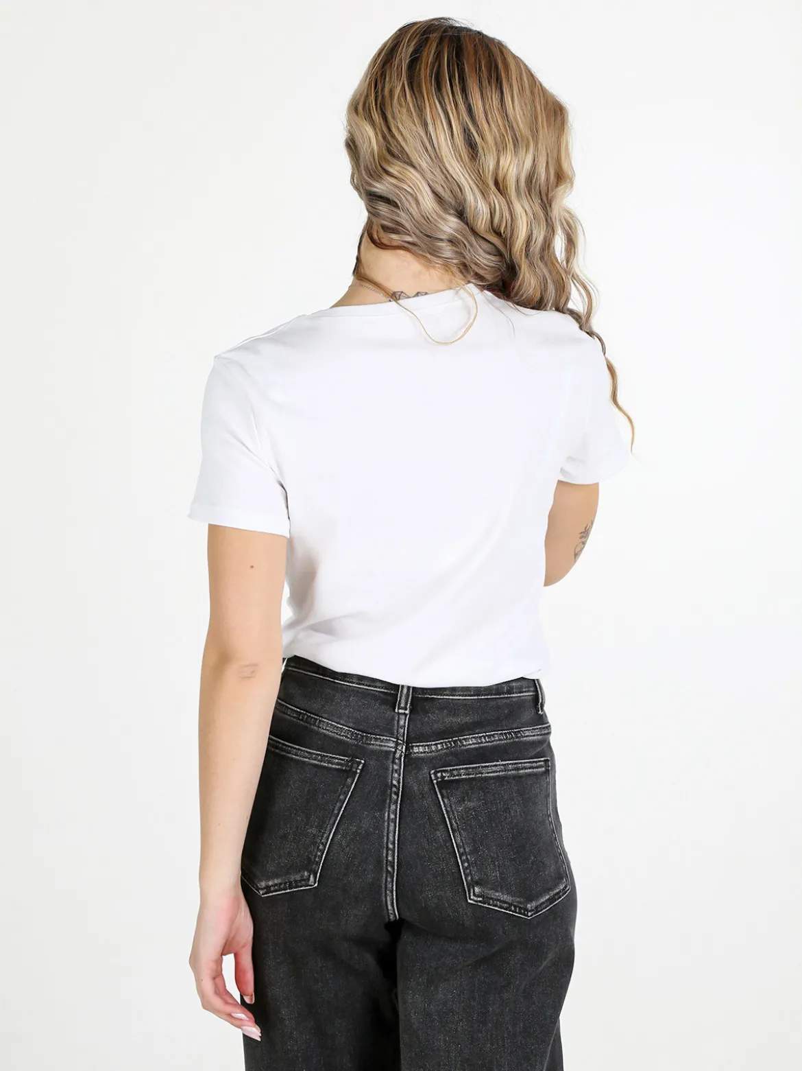 Solada T-shirt donna in cotone con paillettes e perle