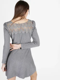Solada Vestito da donna a maniche lunghe con scollo in pizzo macramè