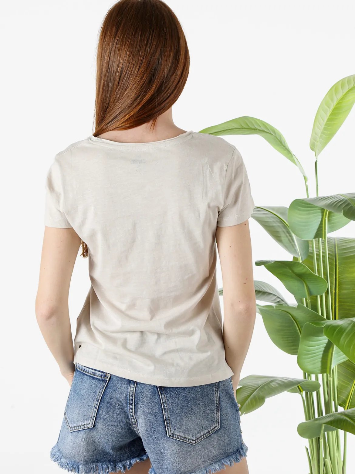 The People Rep T-shirt donna in cotone con scollo a V - sabbia