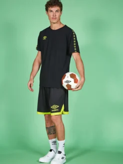 Umbro Completo corto da uomo con t-shirt in cotone e bermuda sportivo - nero