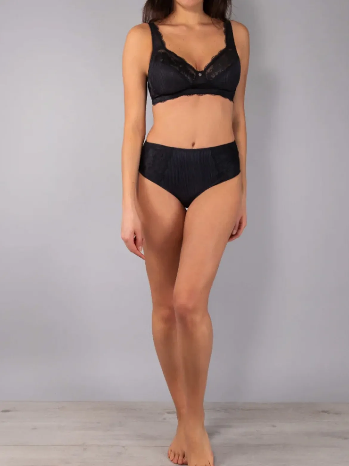 Verde Veronica AR35 Slip alto da donna con pizzo - nero