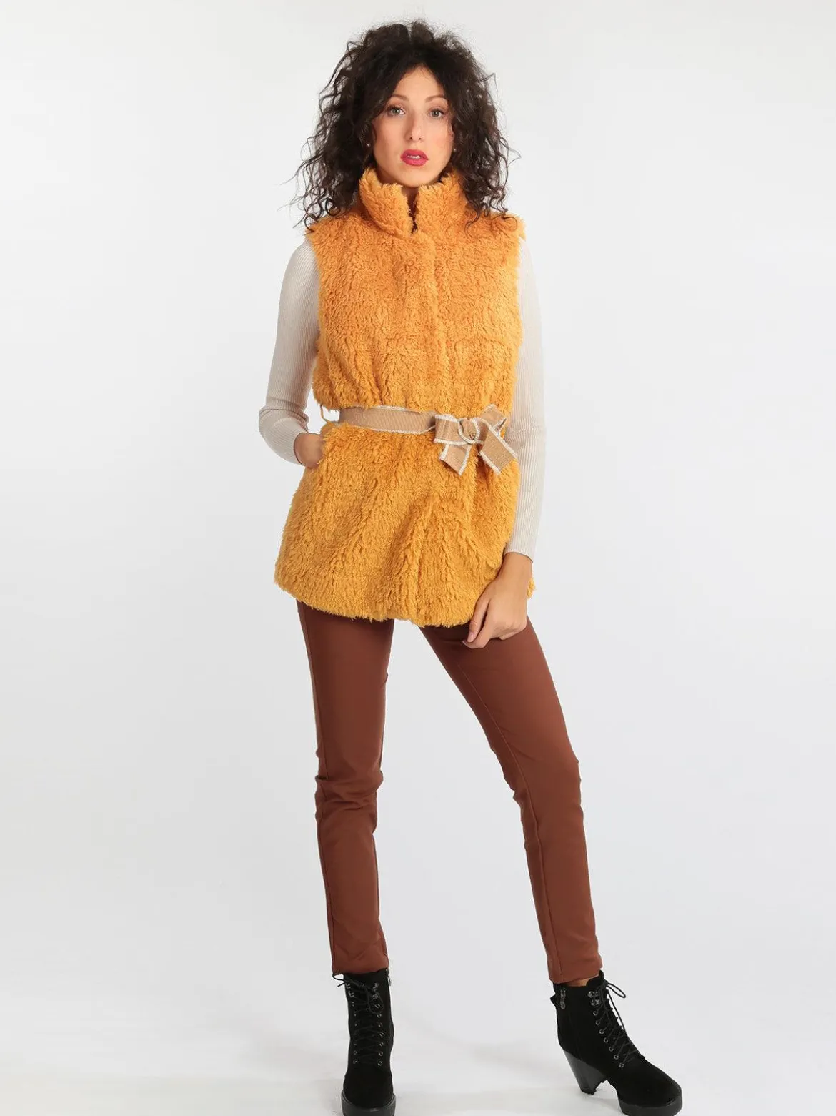 Wiya Gilet peloso con cintura